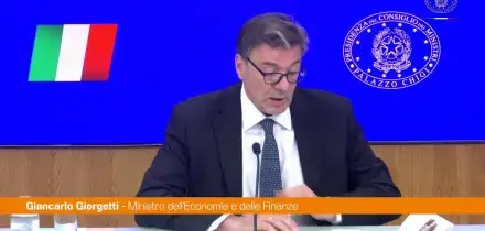 Giorgetti "Sconto solo sul gasolio di 17 centesimi fino al 6 agosto"