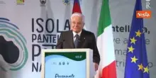 Mattarella a Pantelleria: Non escludo di tornare qui per un periodo di riposo