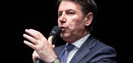 Volano gli stracci tra Conte e Grillo: &ldquo;Perso identit&agrave;? Su Draghi...&rdquo;. M5S nella bufera | GUARDA