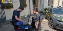 Scooter venduti come bici elettriche, maxi sequestro in tutta Italia