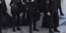 Il caso del ragazzo italiano morto durante un intervento di polizia a Barcellona: due inchieste