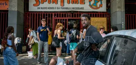 Spin Time, occupanti in piazza e Comune alle strette. E la sinistra sta con gli abusivi