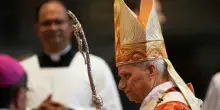 Leone promulga la nuova Costituzione vaticana: cancellata quella di Bergoglio