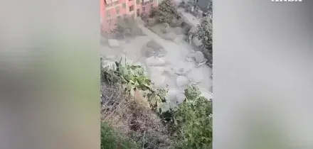 Terremoto, viene gi&ugrave; tutto: i video impressionanti a Pozzuoli