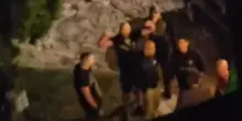 Naziskin minacciano giovani ebrei italiani fuori dall'hotel