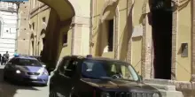 Scritte contro la Polizia di Stato e la Premier a Siena, denunciato 24enne