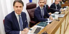 Conte fa melina, si becca una smentita e ammette: "Non eravamo pronti". Alle corde sul piano pandemico