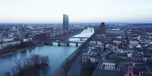 Bce, le tensioni in Medio Oriente frenano la ripresa