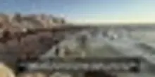 A Gaza si cerca di sfuggire dal caldo delle tendopoli andando al mare