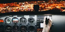 Air India, panico in volo. Perdita di quota e caos: pilota positivo a sostanze psicoattive