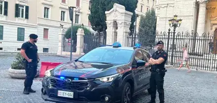 Cena con furto al Ghetto, inseguimento tra i tavoli. Fermati 14enni nordafricani