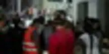 Colombia, squadre di soccorso formano catene umane per cercare sopravvissuti