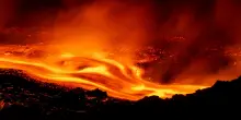 Eruzioni continue dell'Etna, aerei a terra e caos voli in Sicilia e non solo