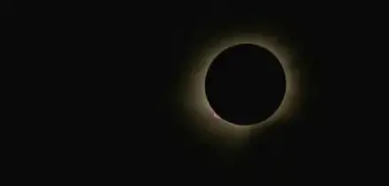 Eclissi solare, le immagini