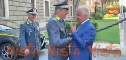 Piantedosi visita sale operative Carabinieri e Guardia di Finanza