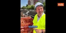 Salvini col casco da cantiere alla Stazione in costruzione del Pigneto: Opera per unire il quartiere