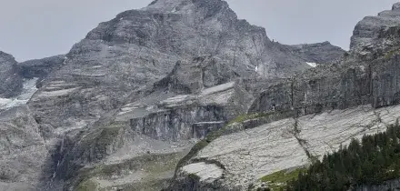 Svizzera, il ghiacciaio si scioglie e restituisce i corpi di due alpinisti scomparsi