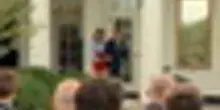 "Ho sentito che vi sono mancata", Melania Trump riappare dopo un mese