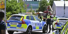 Svezia, panico a scuola: entra e attacca le persone con la spada. Fermato
