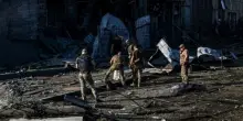 Notte di attacchi incrociati tra Russia e Ucraina, morti e feriti
