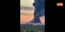 Esercito ucraino colpisce con droni raffineria russa a Novokuybyshevsk, fumo dagli impianti