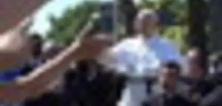 L'abbaraccio del popolo di Cl a Papa Leone dal Meeting di Rimini
