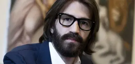Leonardo Maria Del Vecchio lascia gli incarichi in EssilorLuxottica: "Nuovi progetti"