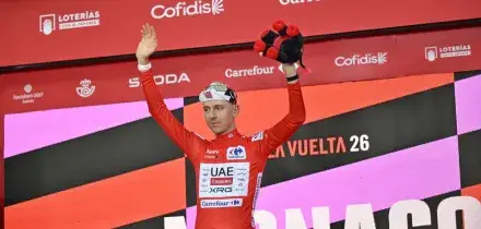 Pogacar vince in solitaria alla Vuelta e blinda la maglia rossa