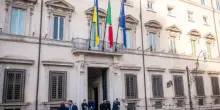 Governo proroga sconto accise e approva decreto per continuit&agrave; impianti ex Ilva
