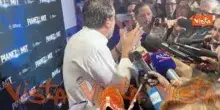 Il fuorionda di Salvini: Io so che lui &egrave; di Vista. E tocca il microfono