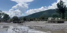 Proseguono le operazioni di soccorso in Nepal e in Cina dopo la devastante frana