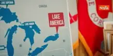 Trump cambia nome Lago Ontario in Lago America, i cartelli nello Studio Ovale 'Lake America'