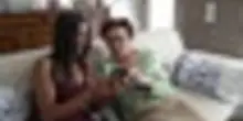 Francia, anziani e giovani a casa insieme contro l'isolamento