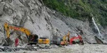 Corsa contro il tempo in Nepal: oltre 900 operai dispersi, si scava nelle gallerie sommerse