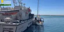 Trapani, nascondeva 8 migranti sulla barca a vela, arrestato