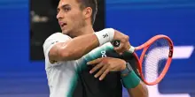 Cobolli rimonta Schoolkate agli Us open, Zverev vince un'altra battaglia