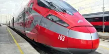 Frecciarossa sale a bordo di Luna Rossa