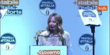 "Emozione immensa", Meloni alla festa di Bari per longevit&agrave; Governo, la folla grida "Giorgia"
