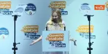Meloni sull'opposizione: Quando c'erano loro al Governo i banchi a rotelle arrivavano in orario