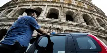 Stangata su borseggiatori e truffatori di Colosseo e Fori Imperiali con la nuova ordinanza