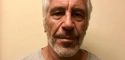 Epstein files, la procura di Roma apre un fascicolo di indagine