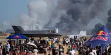 Grecia, tragedia all'air show. Il jet si schianta, morti i piloti