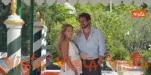 Venezia 83, Angela Caloisi col pancione e il marito Paolo Crivellin in posa per i fotografi al Lido