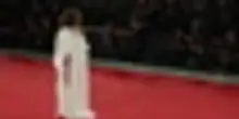 Venezia, macchie di "sangue" sul vestito della regista "Woman Unknown"