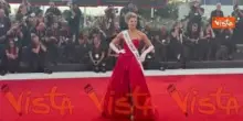 Anche Miss Universo Italia Giada Folcia sfila sul red carpet di Venezia 83