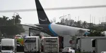 Miami, fuori pista un aereo cargo di Amazon: almeno 5 morti