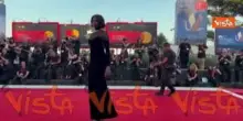 Venezia 83, la modella angolana Maria Borges sul red carpet