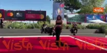Venezia 83, gli ospiti sul red carpet del film "Look back" tra lusso ed eleganza