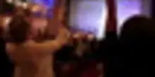 Maxi karaoke dedicato a C&eacute;line Dion a Parigi in vista del suo ritorno