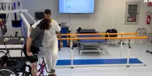 Tornano a camminare dopo la paralisi. La tecnica nata in Italia d&agrave; speranza a quattro giovani